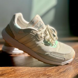 Adidas retro running shoes US 6.5 holographic white mint excellent condition.